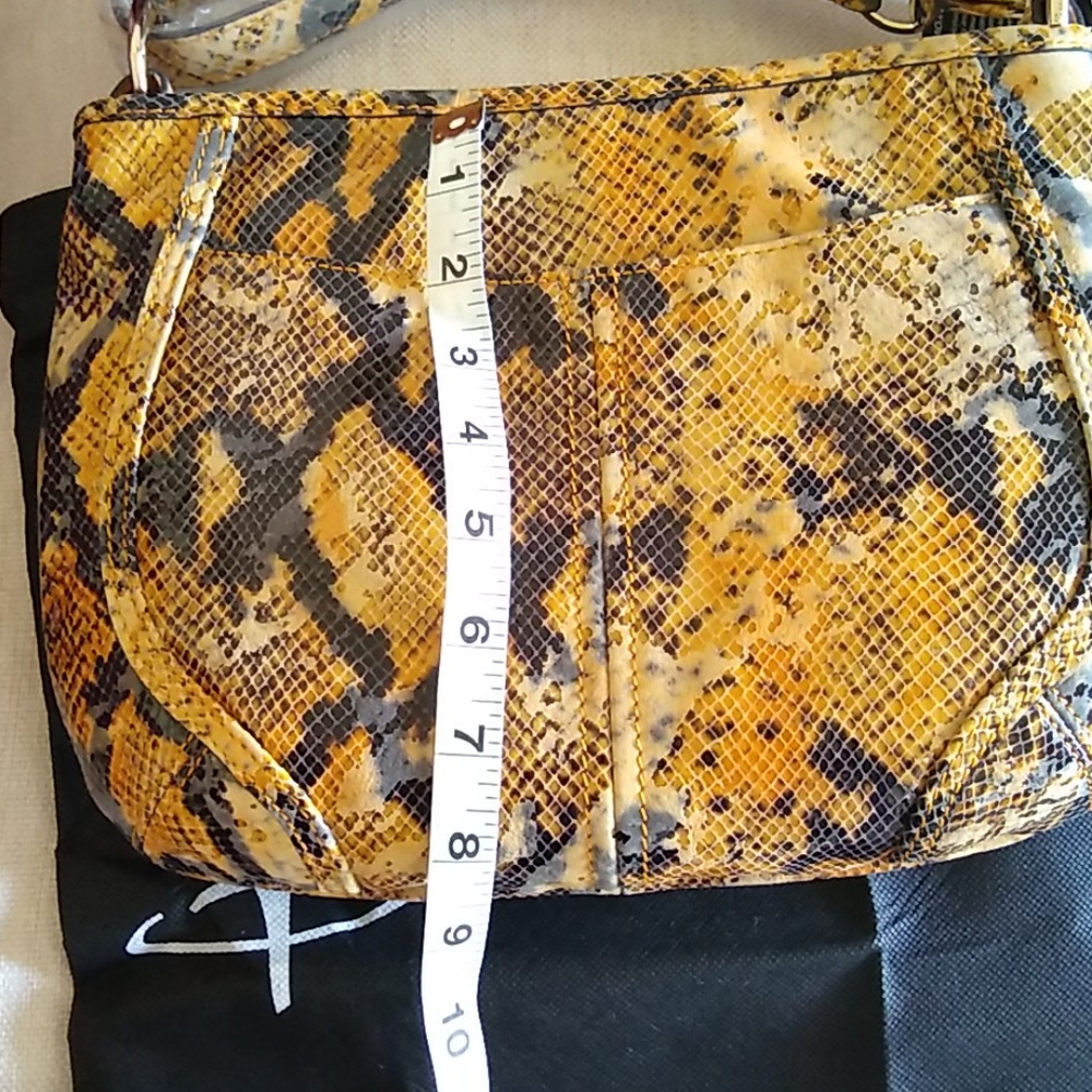 B Makowsky python print leather purse - Picture 8 of 12